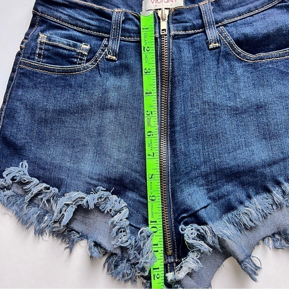 Vibrant Jean shorts cut offs exposed zipper M.I.U. fray hem size M NWOT - Picture 6 of 9